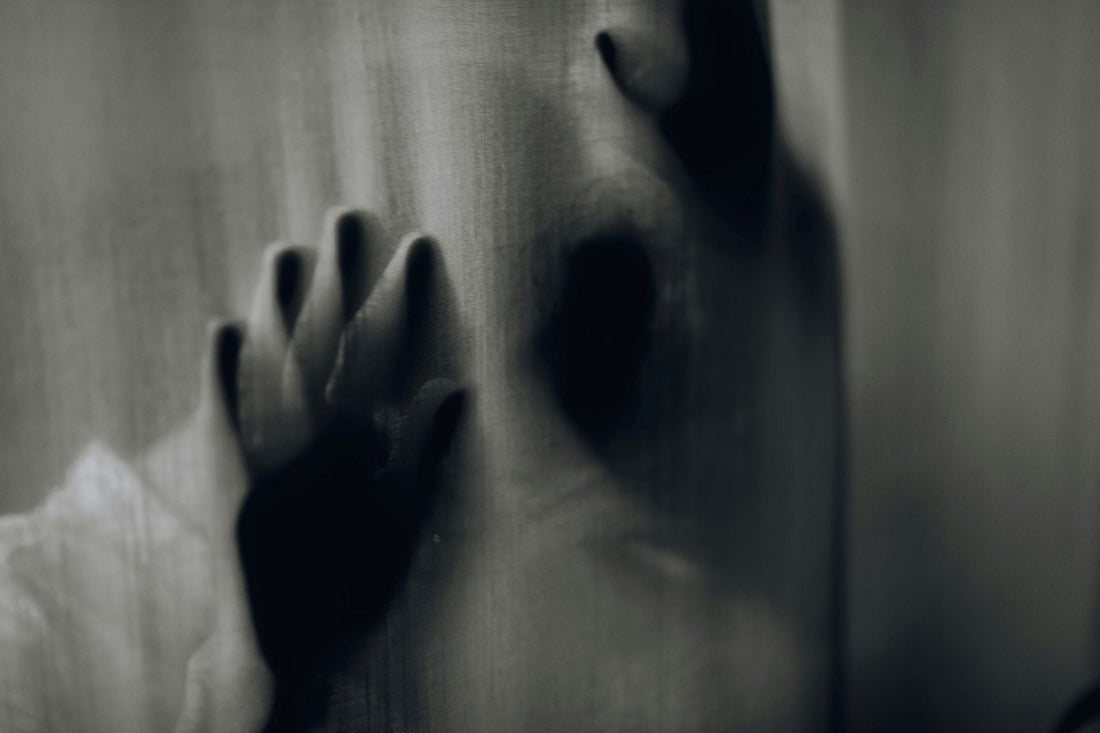 Ghostly hands behind a linen veil. Photo by Juan Pablo Serrano : https://www.pexels.com/photo/hands-on-textile-1612727/